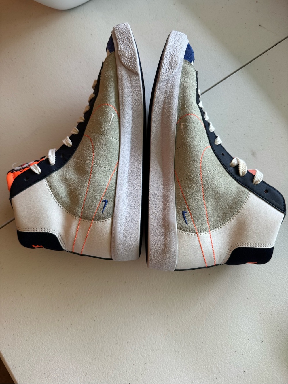 Nike Blazer Mid ‘77 SE White/Navy/Team Orange - Picture 3 of 6